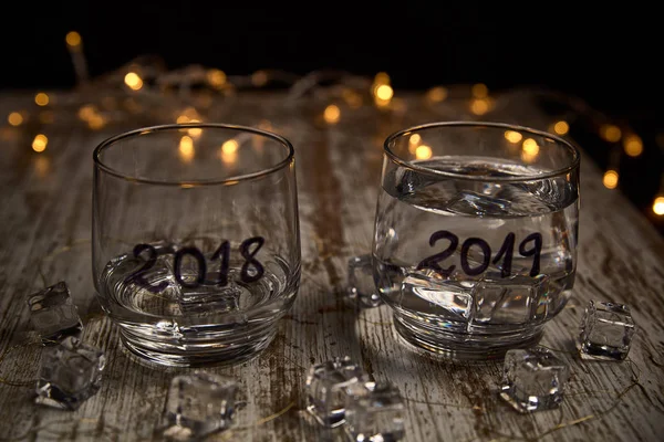 Almost Empty Glass Year 2018 Another Full New Year 2019 — Stock Photo, Image