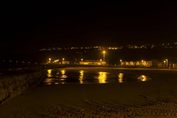 Reflexões Mar Uma Praia Uma Noite Escura — Fotografia de Stock