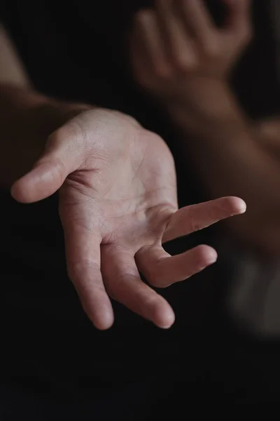Erkek Elleri Farklı Hareketleri Gösterir — Stok fotoğraf