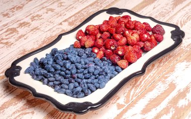 Hanımeli ve çilek sonu