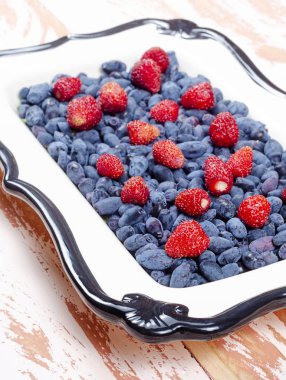 Hanımeli çilek parçası sonu