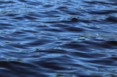 doku göl dalgaların