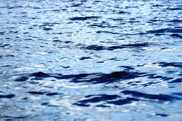 Текстурные колебания воды — стоковое фото