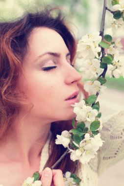 Kız koku ağaç çiçek