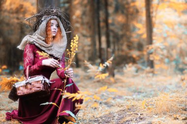 Falcı bir ritüel sonbahar yürütmektedir