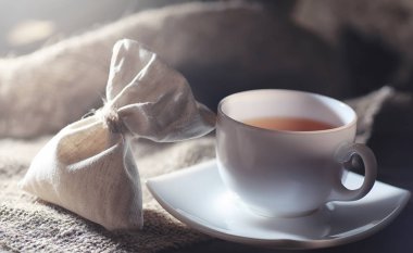 Bir hizmet tabloda çay demlendi