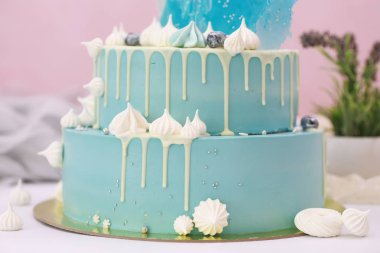 Şekerleme aromalı kek bir tatil için