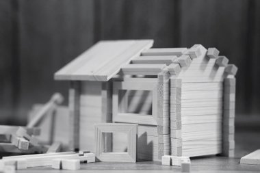 Oyuncak ahşap ev. Kurucunun ch için doğal ahşap yapılır