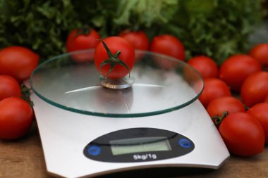 Tartım mutfak ölçeklerde taze domates