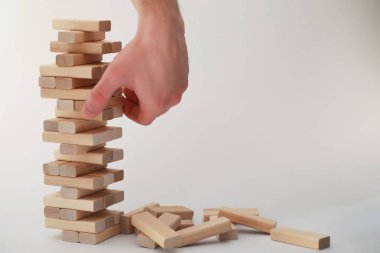Masa oyunu jenga kulesi bir tahta sopa