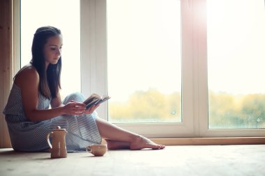 Evde veznedeki kıza