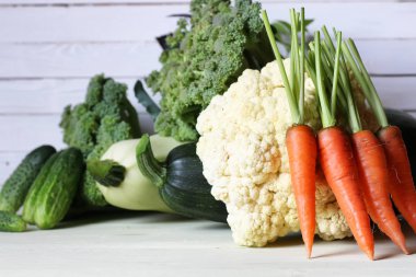 Taze sebze rustik ahşap arka plan