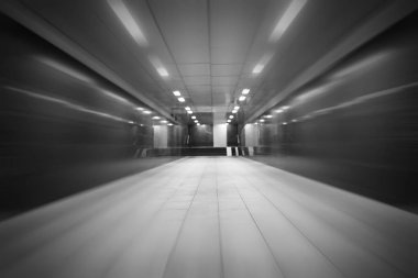 ışıkları ile yeraltı geçidi arka plan bulanıklık