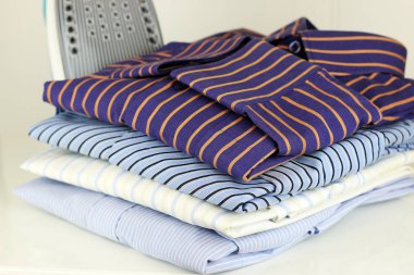 gömlek ve el Ütü, yığın