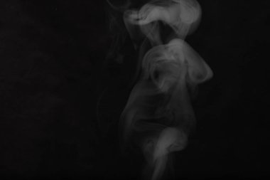 Beyaz Siyah bir arka plan üzerinde duman. Doku duman. Wh kulüpleri