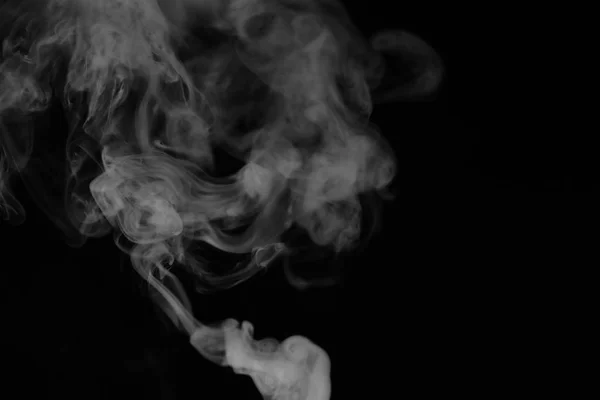 White smoke on a black background. Texture of smoke. Clubs of wh — Stock Photo, Image