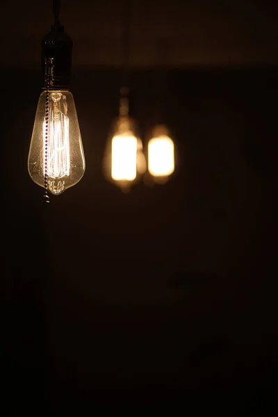 Lampen mit Wolframfaden. edisons Glühbirne. Filament Fila — Stockfoto