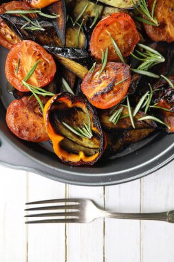 Sebze Izgara pan kızarmış patlıcan ve domates
