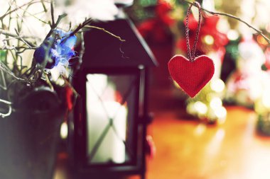 Kış süslemeleri karanlık mum fener tatil kar