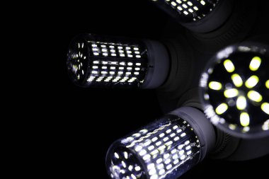 Lamba LED öğeleri. Diyotlar lambalı. Birçok parlak ışıklar 