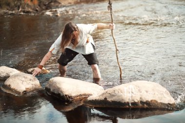 Bir İskandinav biri etnik giysiler