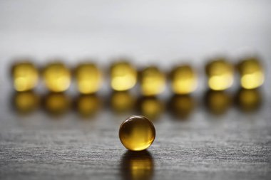 Balık yağı. Medikal Ürünler hastalıklarının tedavisi için. Co