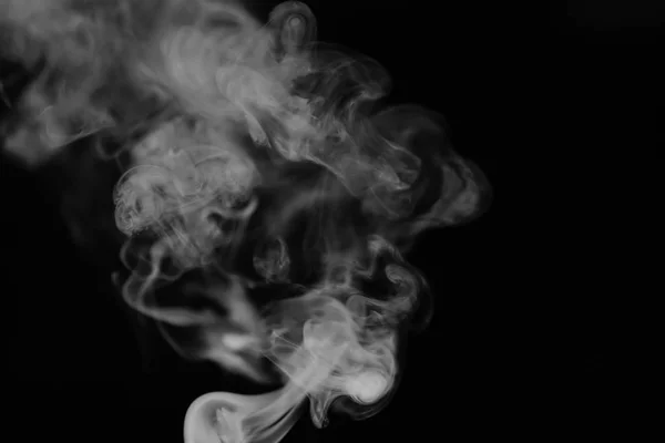 White smoke on a black background. Texture of smoke. Clubs of wh — Stock Photo, Image