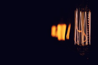 Filaman tungsten lambalar. Edisons ampul. Filaman fila