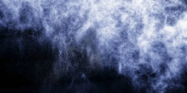Una corriente de agua y una nube de gotas — Foto de Stock