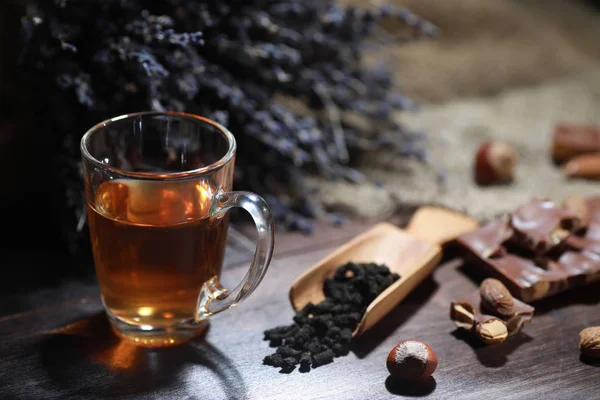 Té preparado en una mesa de servir — Foto de Stock