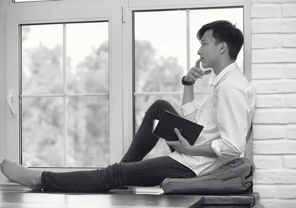 Ázsiai fiatalember diák — Stock Fotó