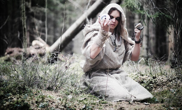 Волшебник-фея. Волшебник со стеклянной сферой, волшебное заклинание
 