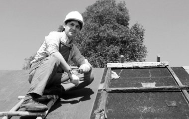 adam işçi elbiseleri siyah beyaz