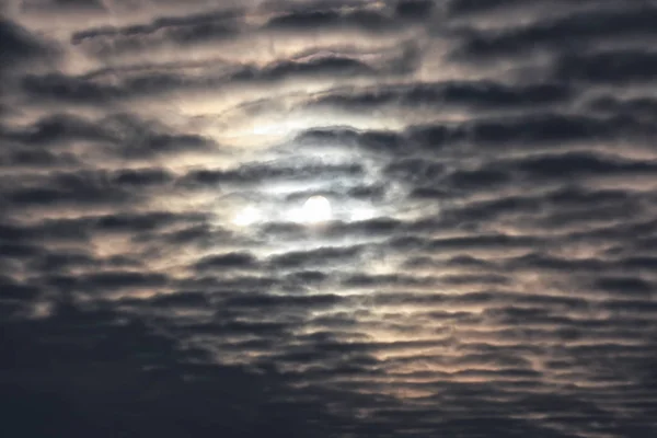 蓝天下的纹理云 — 图库照片