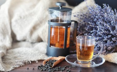 Bir hizmet tabloda çay demlendi