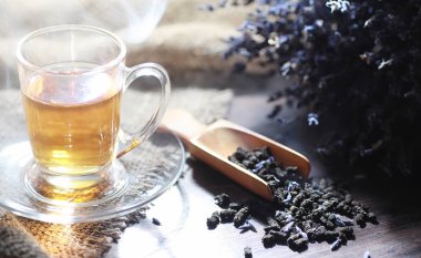 Bir hizmet tabloda çay demlendi