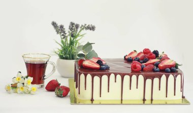 Şekerleme aromalı kek bir tatil için