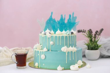 Şekerleme aromalı kek bir tatil için