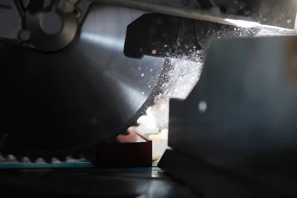 Workshop with tools and electric saws in the process — Stock Photo, Image