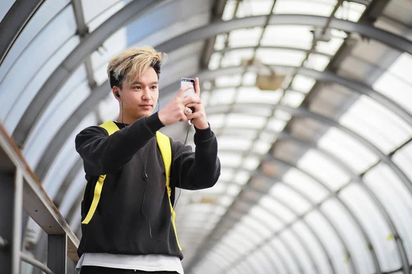 A man in sportswear outdoors — Stock Photo, Image