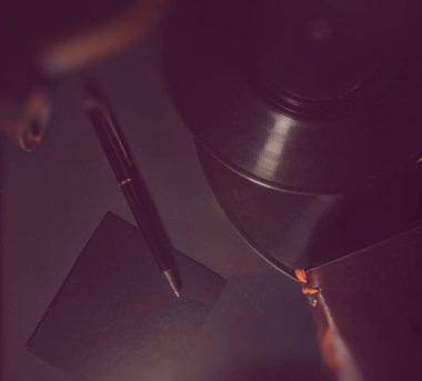 Vinil plaka ve retro kamera