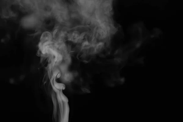 White smoke on a black background. Texture of smoke. Clubs of wh — Stock Photo, Image