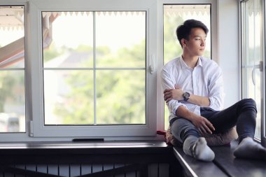 Asya genç adam öğrenci 