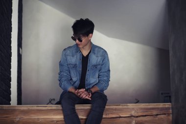 Asya genç adam öğrenci 