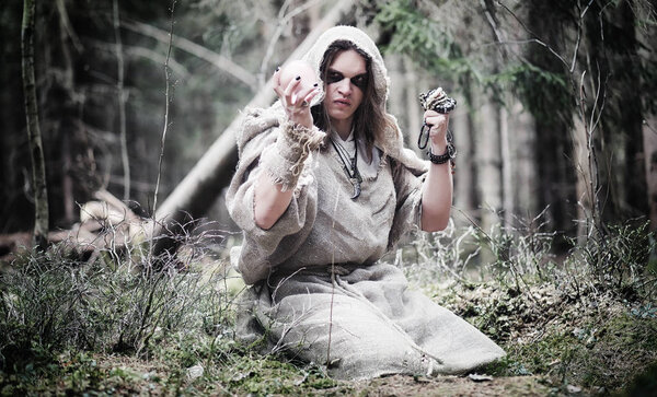 Волшебник-фея. Волшебник со стеклянной сферой, волшебное заклинание
 