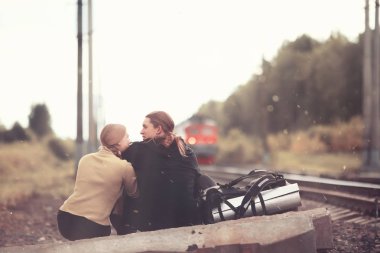 Bir sırt çantası ile yürüyerek seyahat