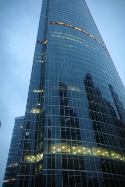 İş Merkezi ile yüksek gökdelenler