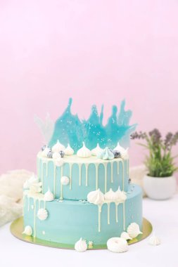 Şekerleme aromalı kek bir tatil için