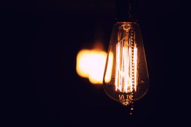 Tungsten filamentli lambalar. Edison'un ampulü. Filament fila