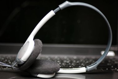 kulaklık klavye siyah